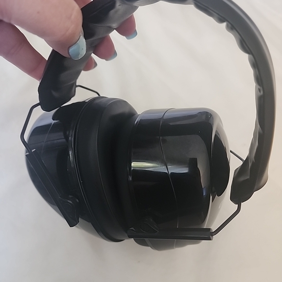 CHAMPION Ear Protection Ear Muffs Sound Proof Mute Noise Canceling. - Picture 4 of 4